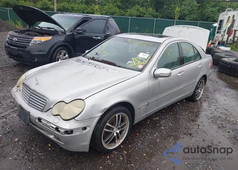 2002 Mercedes-Benz C 240 from USA, damaged, VIN WDBRF61J52E006316